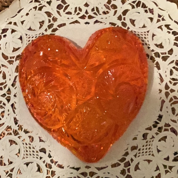 Contemporary, Red Cut Glass Heart/Shape Dish - Picture 5 of 6